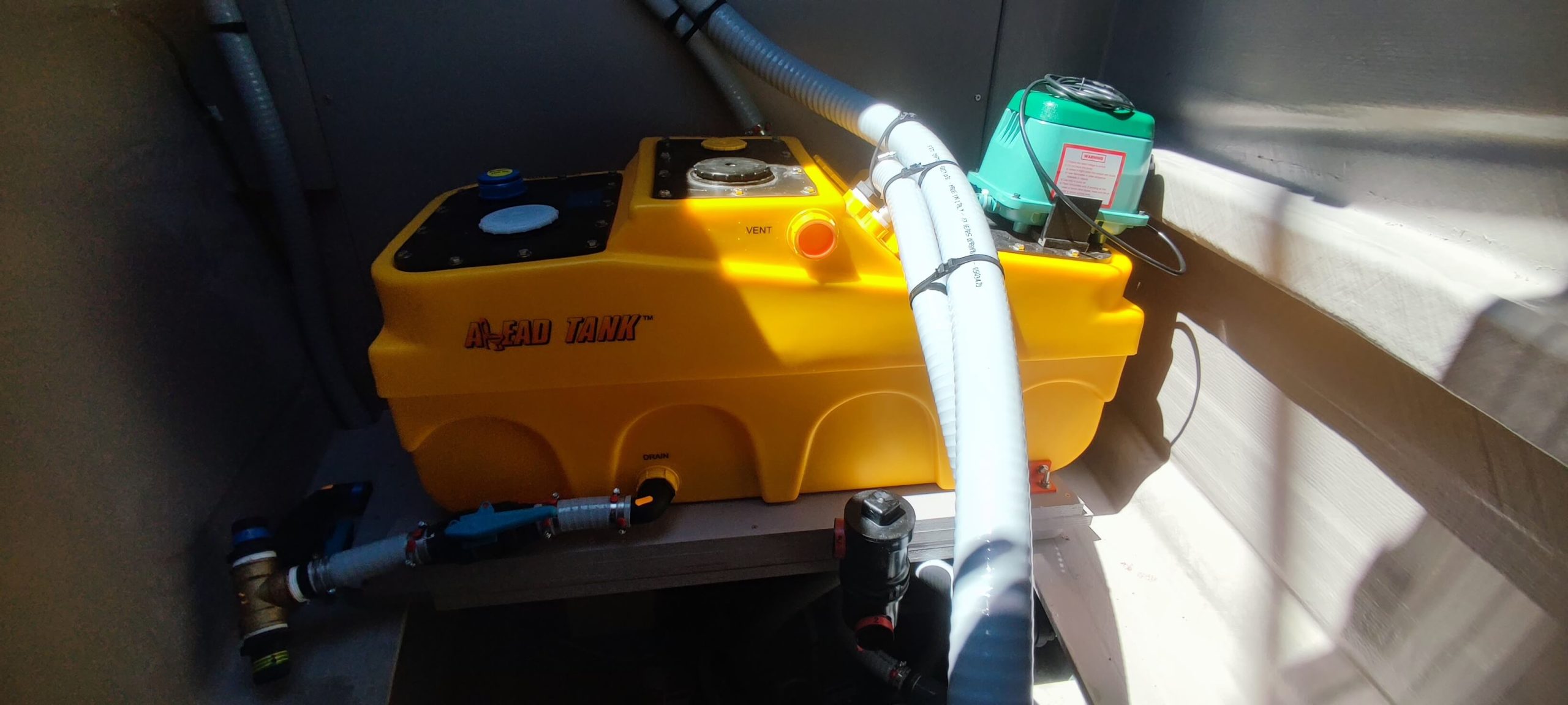 Ahead Sanitation offshore sanitaire compact base vie